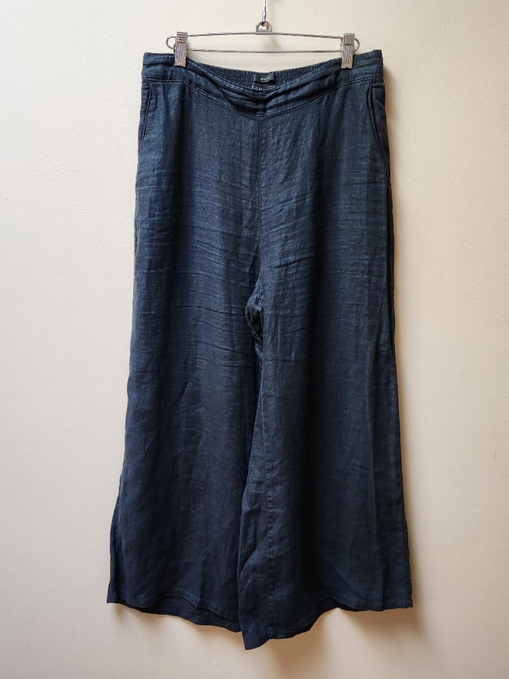 Tahari 100% linen black wide leg pants / L